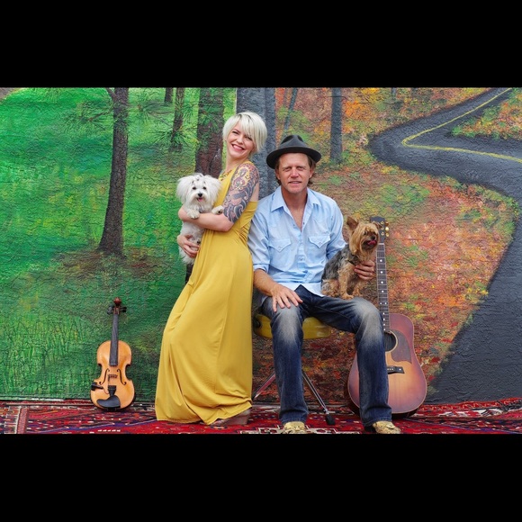 Meet your Posher, Laura - Picture 3 of 5